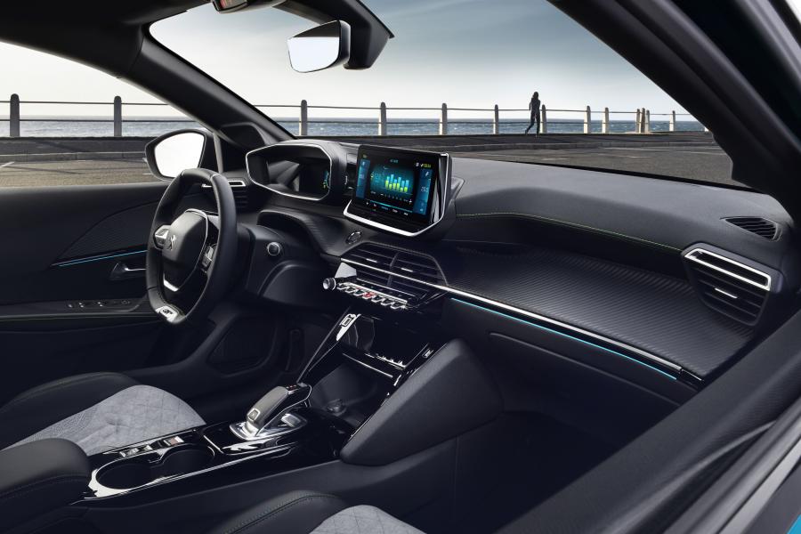 Торпедо Peugeot 208 GT-Line 2019 года  (WW) (фото 18 из 56)